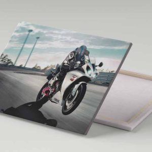 Cuadro 30x40 Moto Yamaha en pista